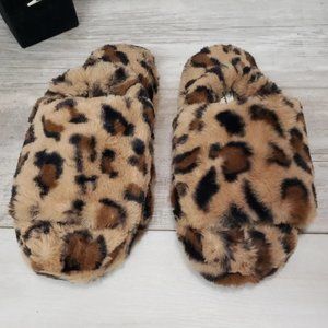 Jessica Simpson Plush Faux Fur Slip-on House Slipper Size M (7-8)